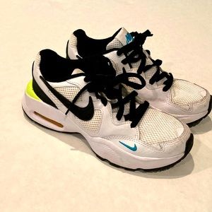 Nike boys black and white sneakers. Barely worn ! In great condition